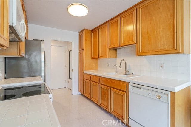 Building Photo - 13543 Moorpark St