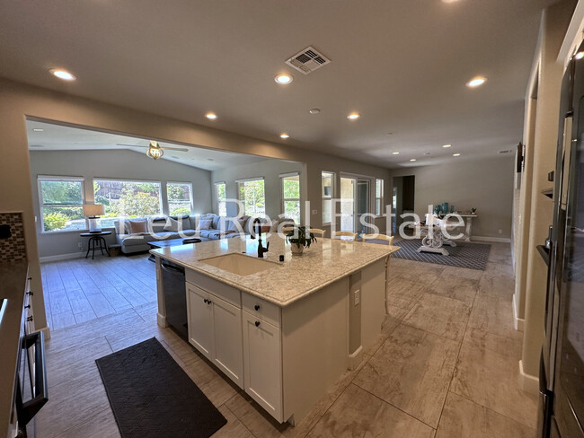 Building Photo - 5256 Florentino Lp