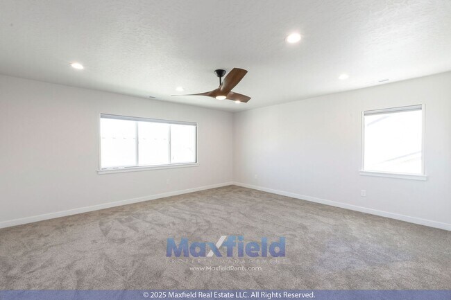 Building Photo - Modern EV Friendly Upgraded 5 BD 4 BA 3 GA...