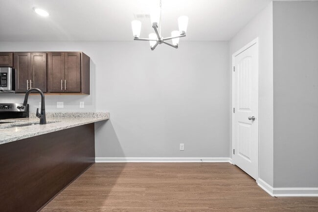 Building Photo - Pet Friendly Two Bedroom!