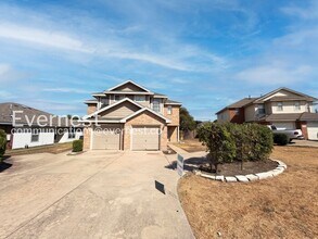 Building Photo - Modern Town Home with Fenced Backyard and Attached Garage