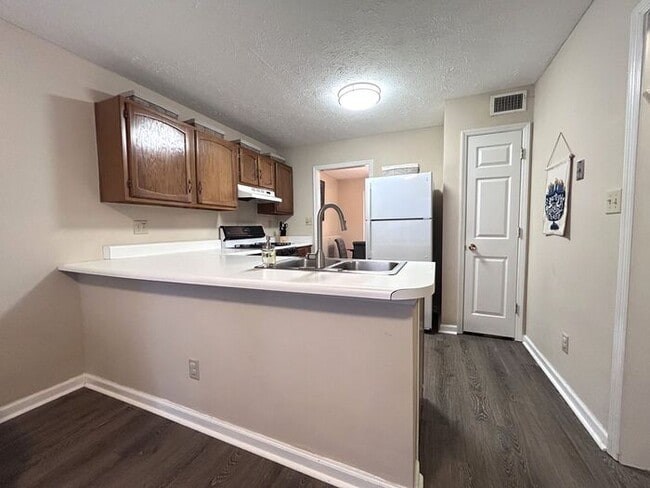 Building Photo - North Druid Hills Hidden Gem! 2 Bed - 2 Bath Near Emory, Available Late July!