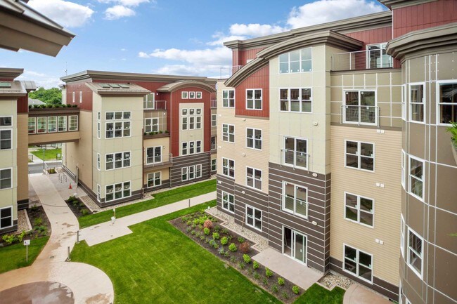 Building Photo - River Park Lofts