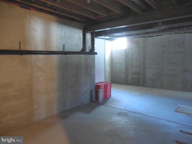 Building Photo - 6 Palmer Ct