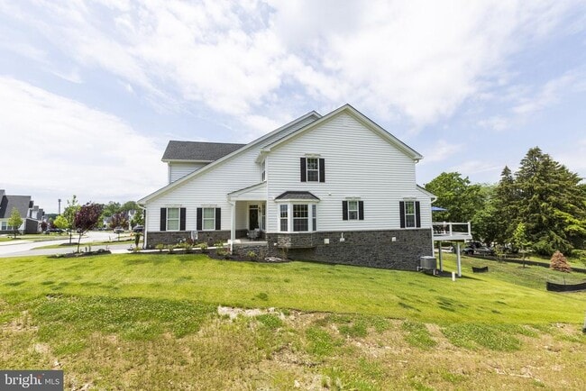 Building Photo - 3701 Parris Blvd