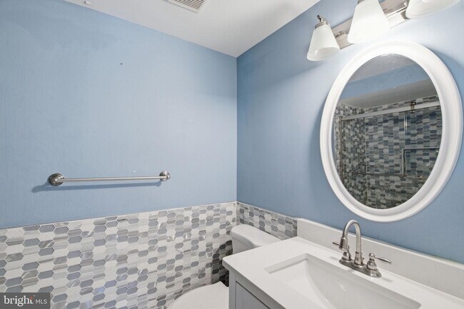 Building Photo - 10205 Balsamwood Dr