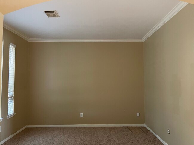 Building Photo - 739 Annie's Way