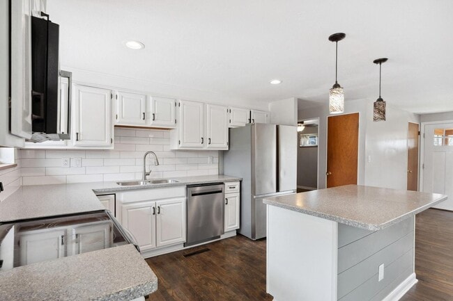 Building Photo - 3 Bedroom Ranch Home