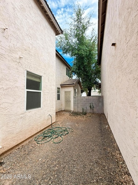 Building Photo - 5216 W Albeniz Pl