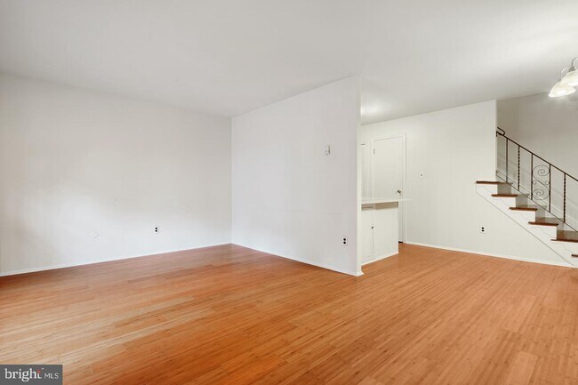 Building Photo - 711 S 18th St