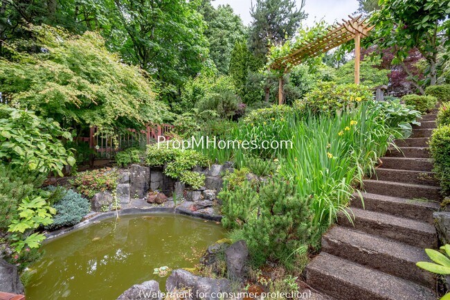 Building Photo - Discover Tranquil Living in Northwest Heights!