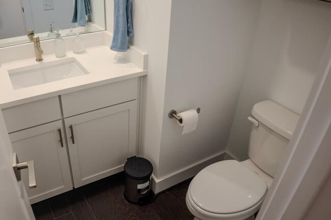 Building Photo - 1680 Memorial Dr SE