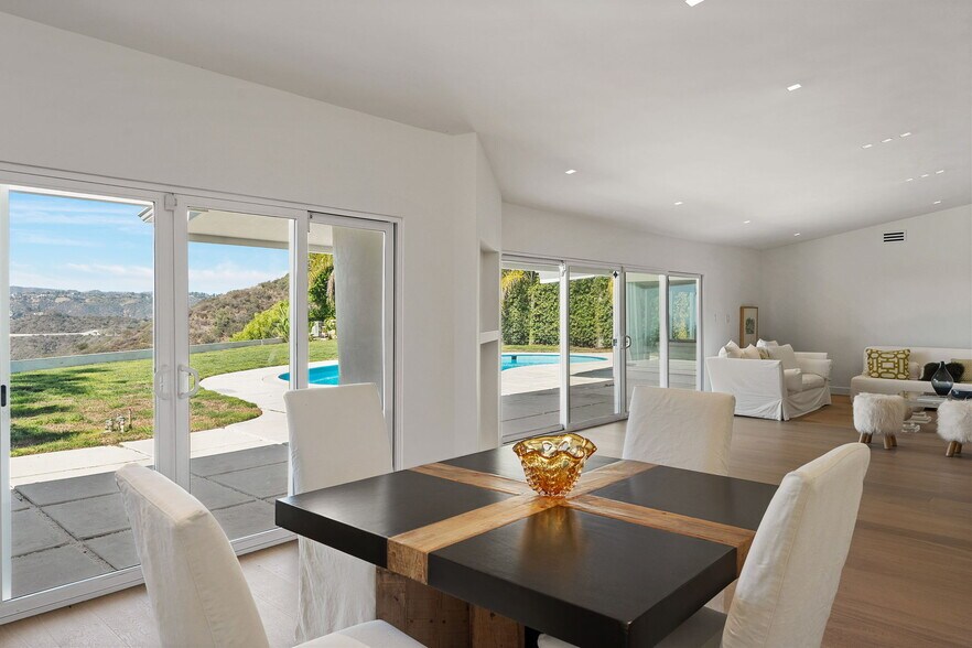 Building Photo - 1641 Tower Grove Dr