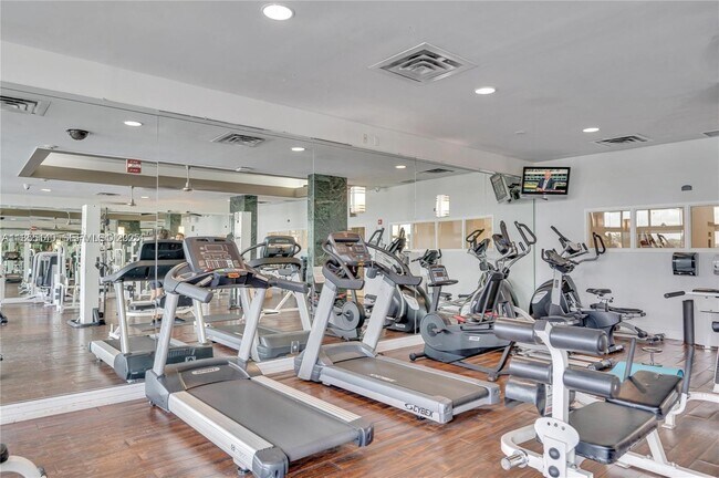 Building Photo - 6770 Indian Creek Dr