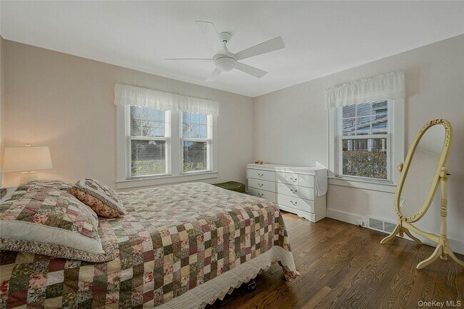 Building Photo - 425 Old Shipyard Ln