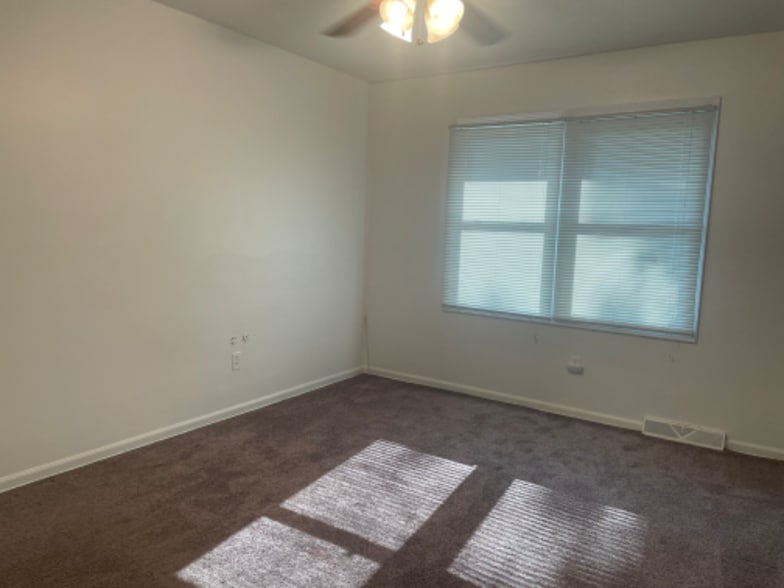 Building Photo - 1555 Margaret Ave SE