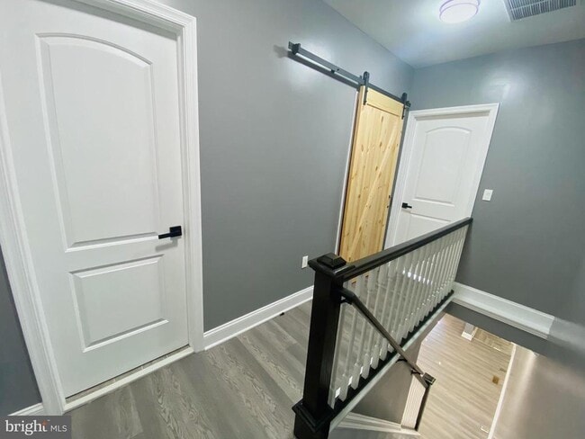 Building Photo - 1604 Cliftview Ave