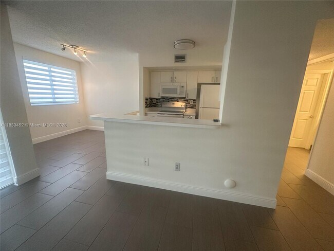 Building Photo - 2640 S University Dr