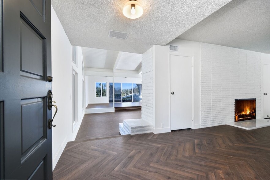 Building Photo - 16940 Adlon Rd