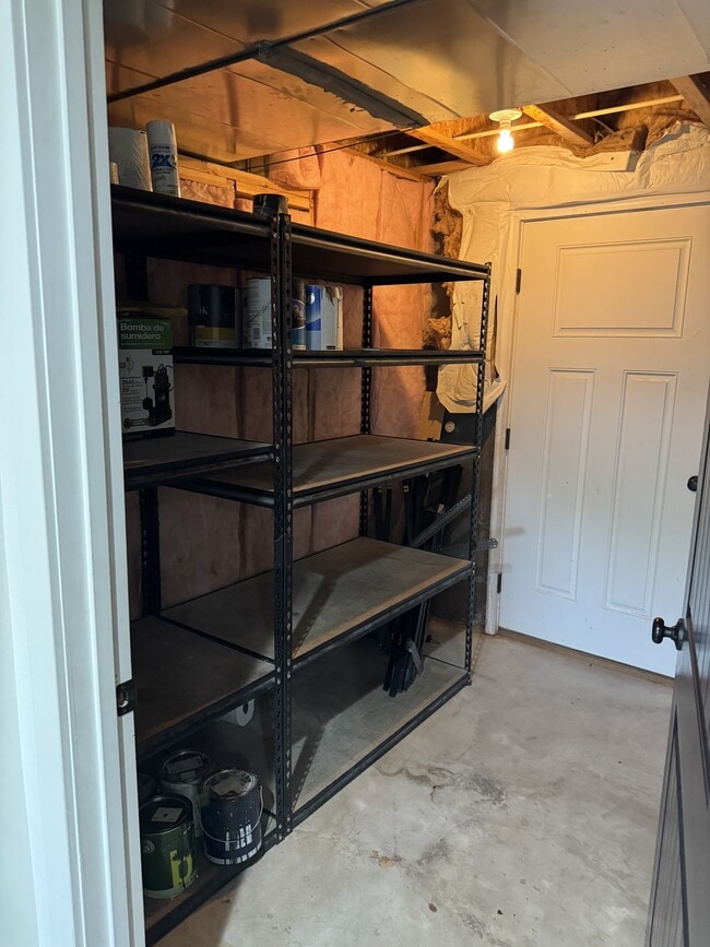 Building Photo - 890 W 110 S