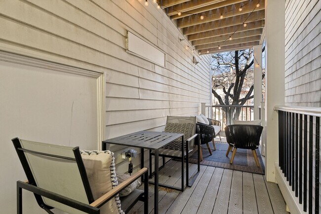 Building Photo - 753 E Broadway