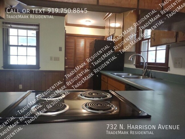 Building Photo - 732 N Harrison Ave