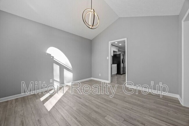 Building Photo - 4320 Falls Dr