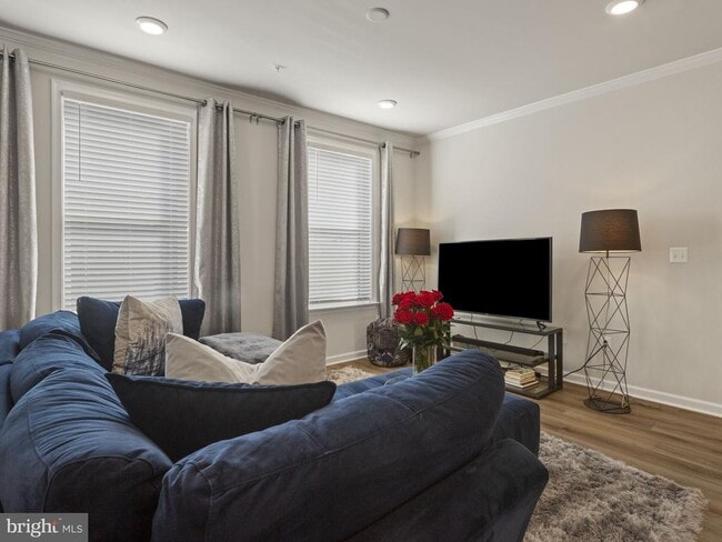 Building Photo - 4810 Vista Glen Ln