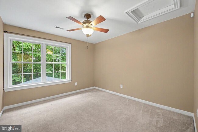Building Photo - 71 Battery Ridge Dr