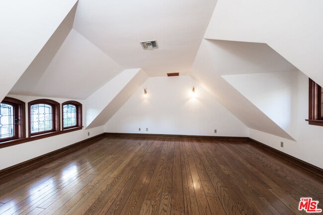 Building Photo - 10439 Seabury Ln