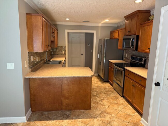 Building Photo - 212 Autumn Ridge Ct