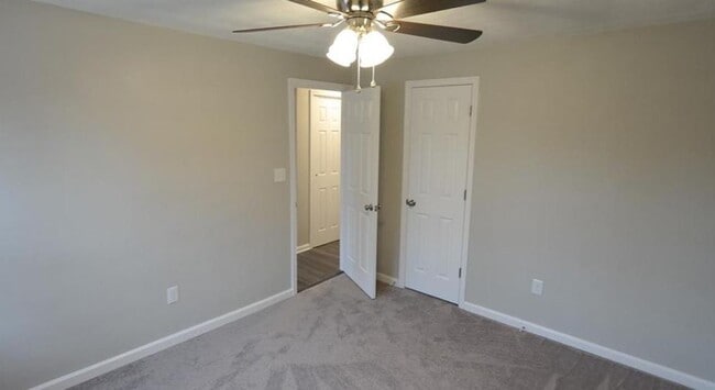 Building Photo - Beautifully Renovated Ranch-Style Home in ...