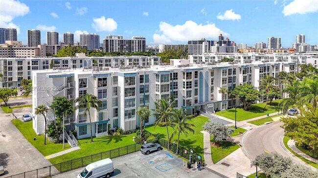 Building Photo - 17560 Atlantic Blvd