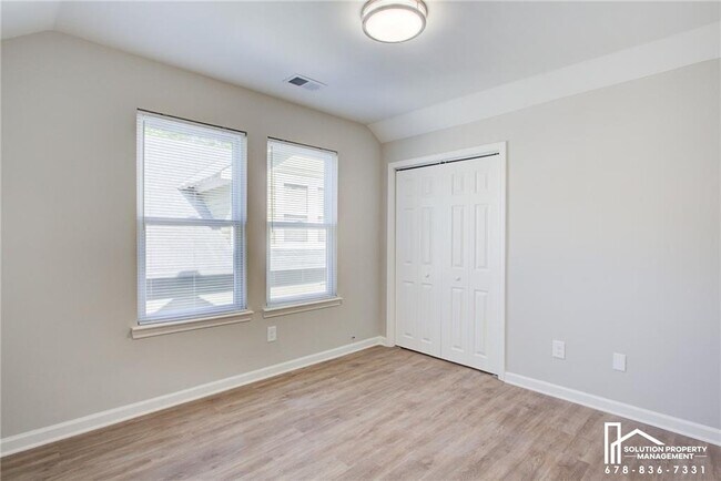 Building Photo - 1173 Arlington Ave SW
