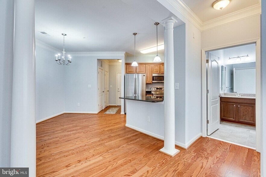 Building Photo - 24701 Byrne Meadow Sq