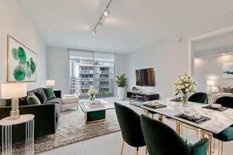 Building Photo - 1665 Bay Rd