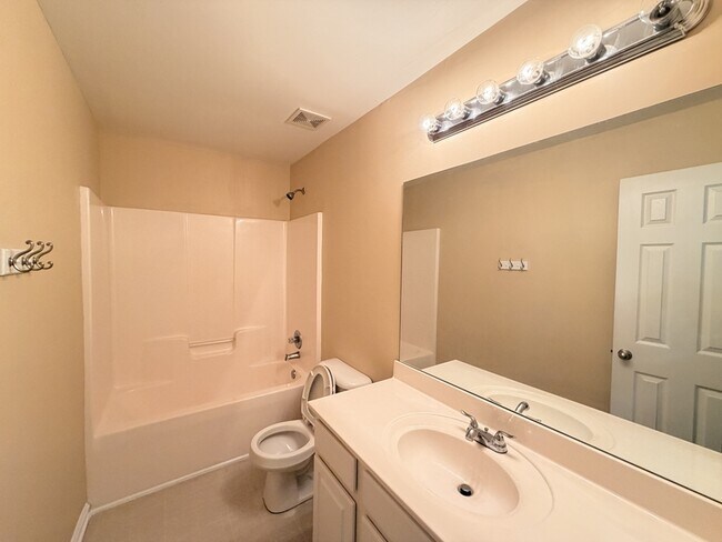 Building Photo - 540 Georgia Way