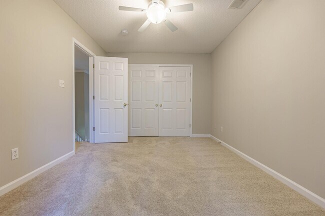 Building Photo - 4375 Big Horn Dr S