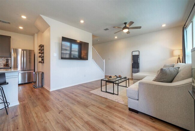 Building Photo - 13216 Nancy Reagan St