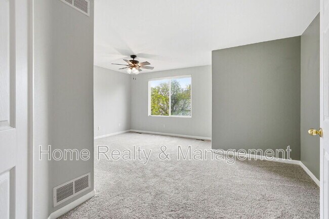 Building Photo - 5174 E 119th Way