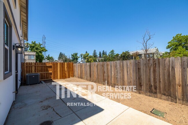 Building Photo - 1511 Bell St