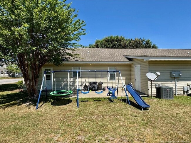 Building Photo - 502 E 19th St