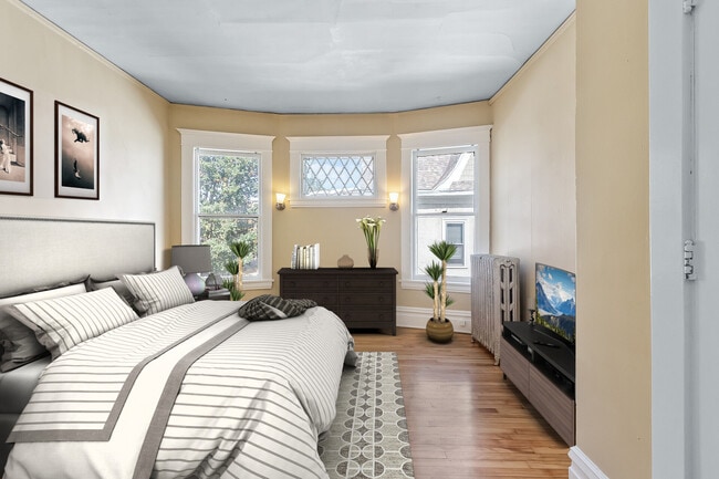 Building Photo - 2215 Pleasant Avenue South