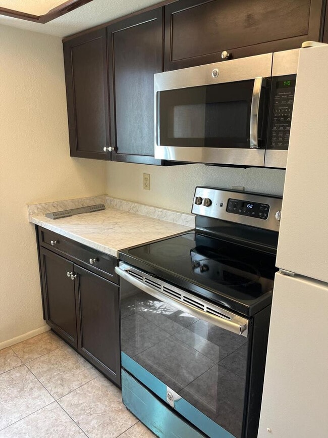 Building Photo - 3119 W Cochise Dr