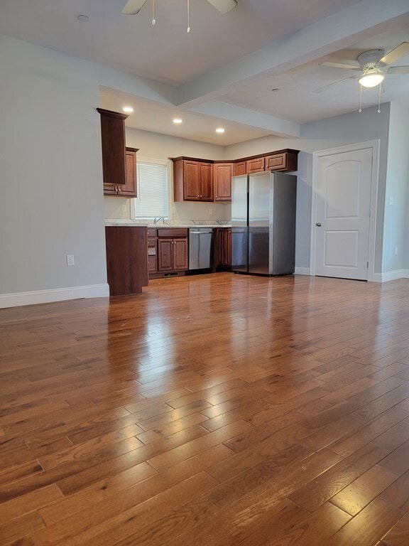 Building Photo - 946 Warren Ave