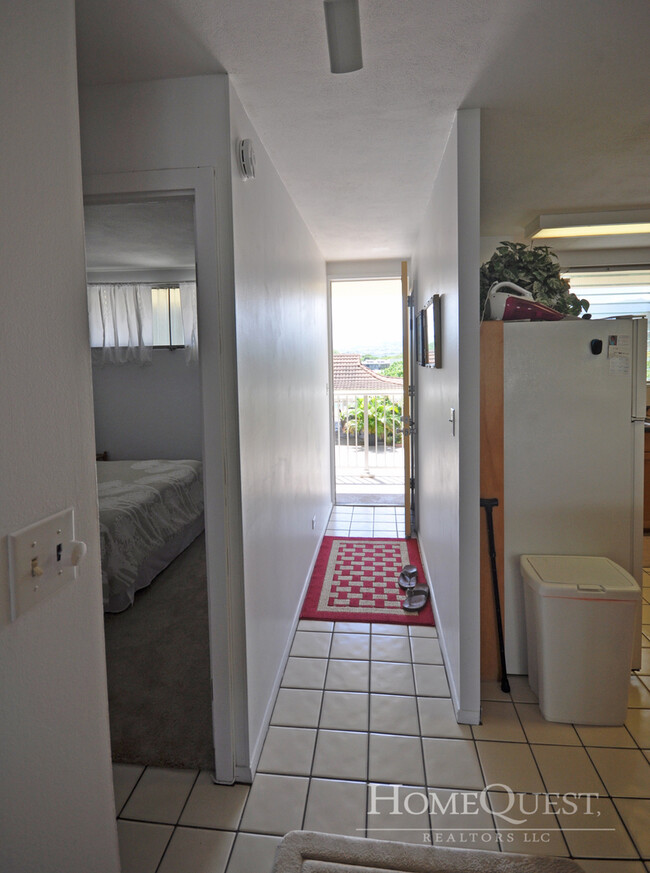 Building Photo - Fully Furnished Meridian East 2BR / 1.5BA ...