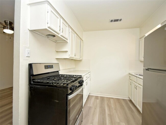 Building Photo - 7601 Tisdale Dr