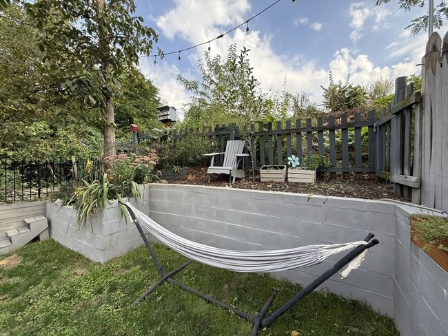 Building Photo - 1328 Morris Rd SE