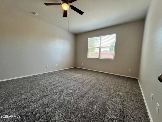 Building Photo - 28945 N Amber Way