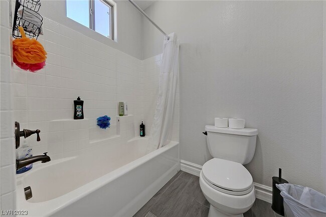 Building Photo - 216 Via Mezza Luna Ct